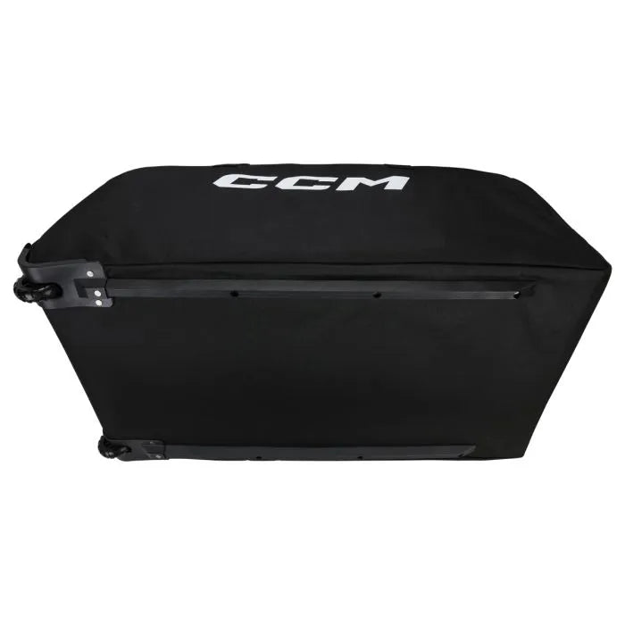CCM 420 Player BASIC WHEELED BAG
